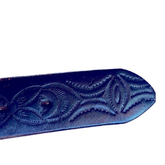 Old Stud Belt Dark leather with slight Blue tint Hand embossed - Picture 6 of 7